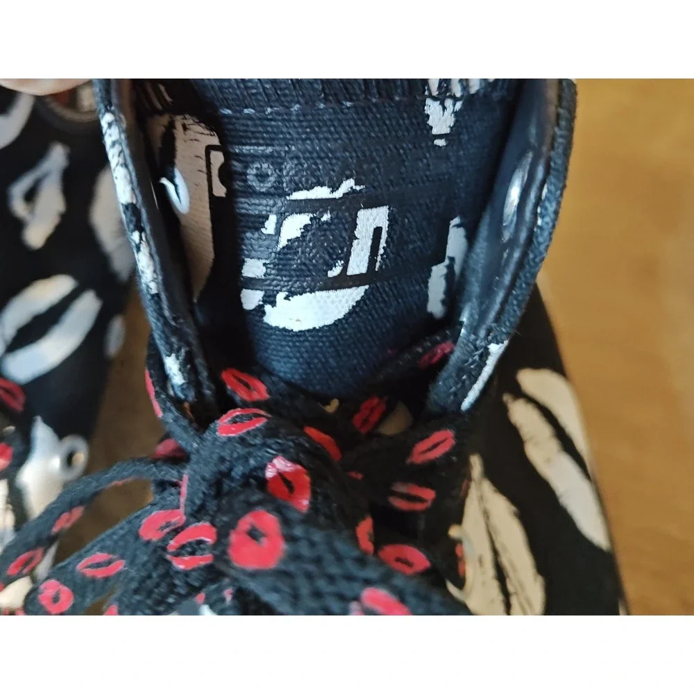 Converse Chuck Taylor All Star CONS High Top 9W 7M Black White Lip Print A04605C - Picture 4 of 12